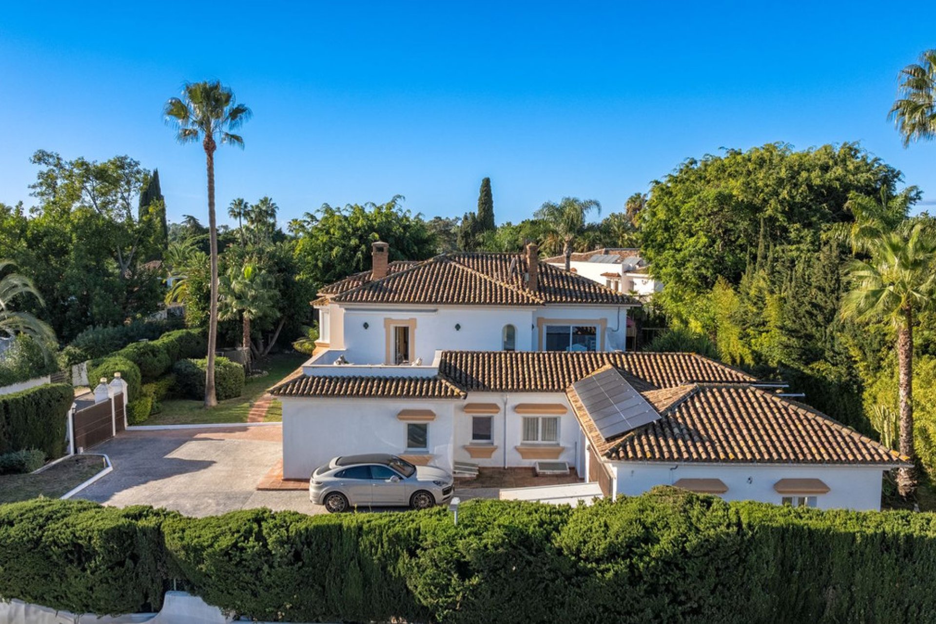 Resale - House - Detached Villa - Marbella - Guadalmina Baja