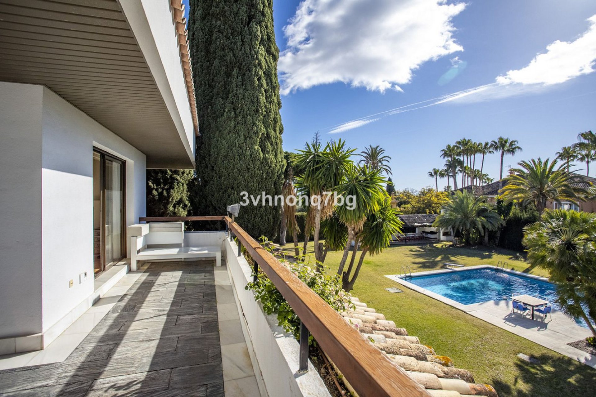 Resale - House - Detached Villa - Marbella - Guadalmina Baja