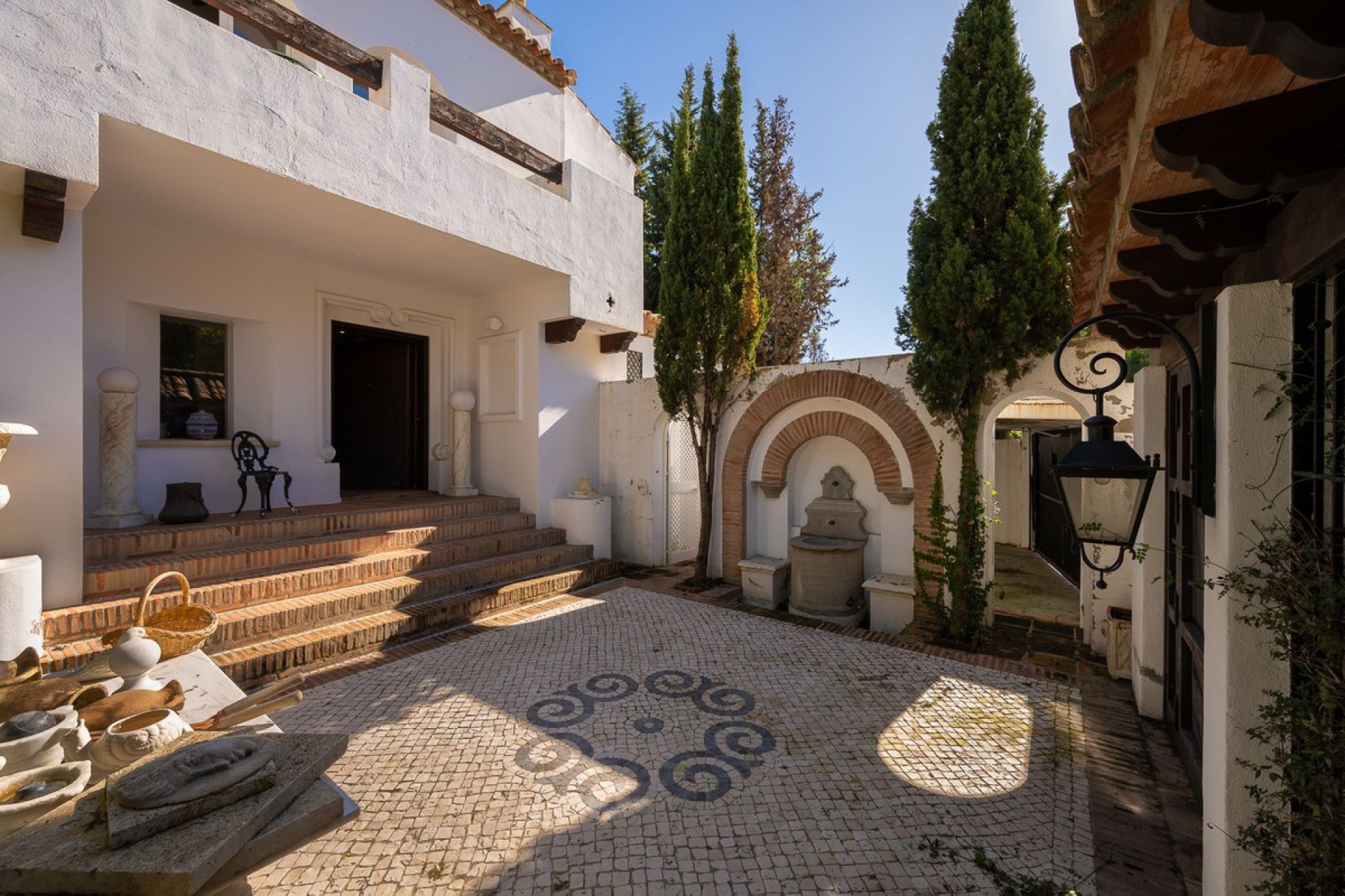 Resale - House - Detached Villa - Marbella - Guadalmina Baja