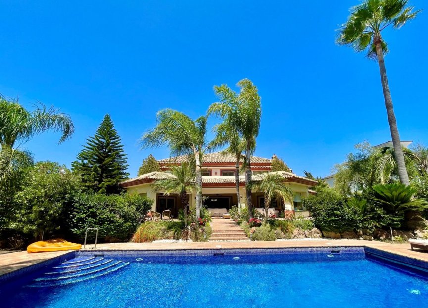 Resale - House - Detached Villa - Marbella - Guadalmina Baja