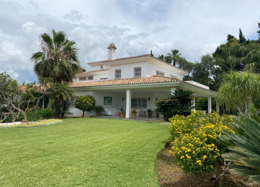 Resale - House - Detached Villa - Marbella - Guadalmina Baja