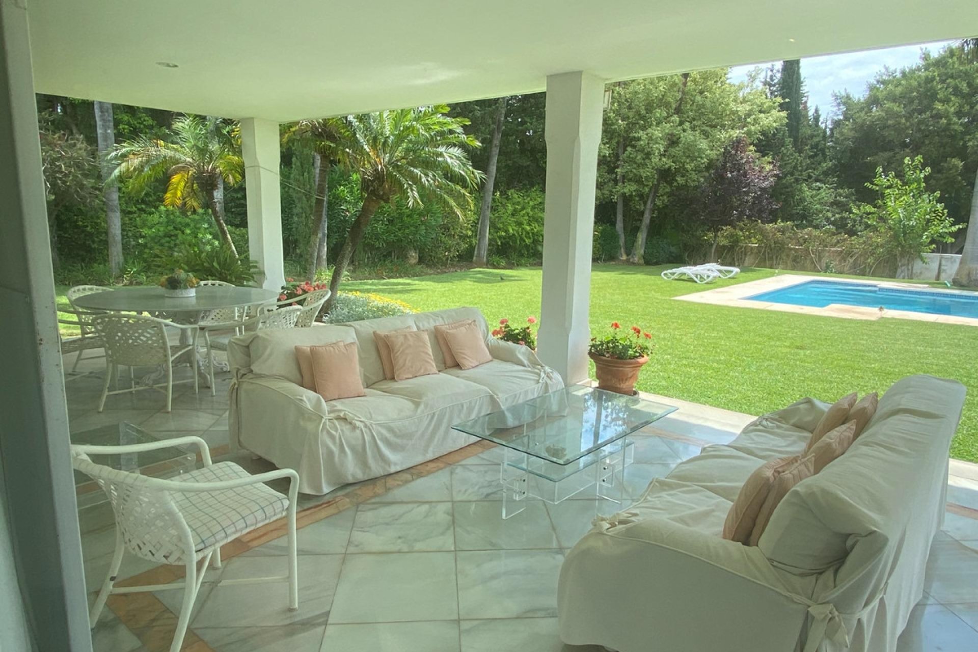 Resale - House - Detached Villa - Marbella - Guadalmina Baja