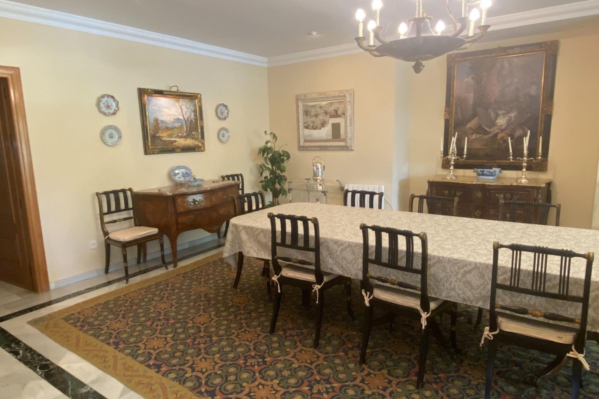 Resale - House - Detached Villa - Marbella - Guadalmina Baja