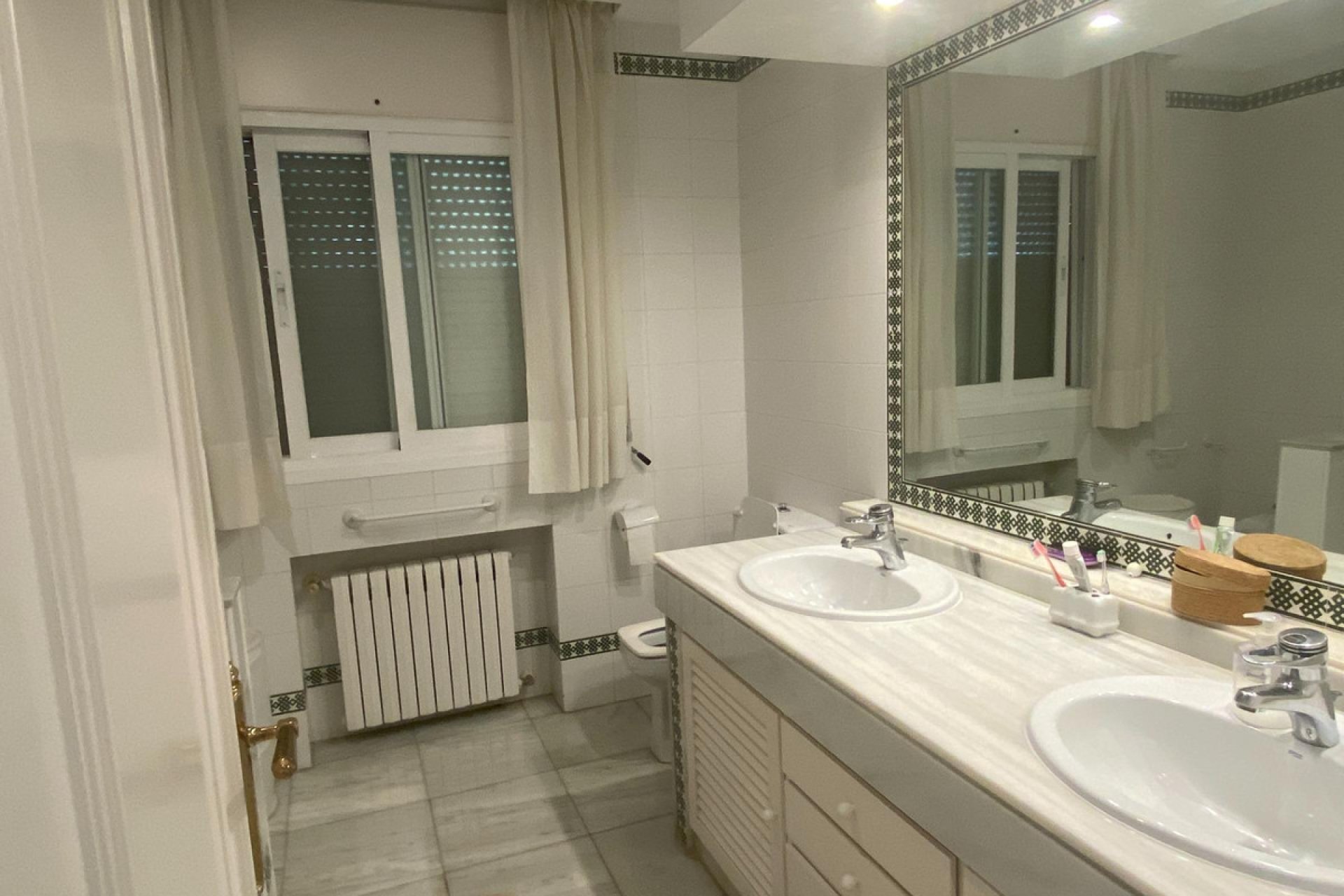 Resale - House - Detached Villa - Marbella - Guadalmina Baja