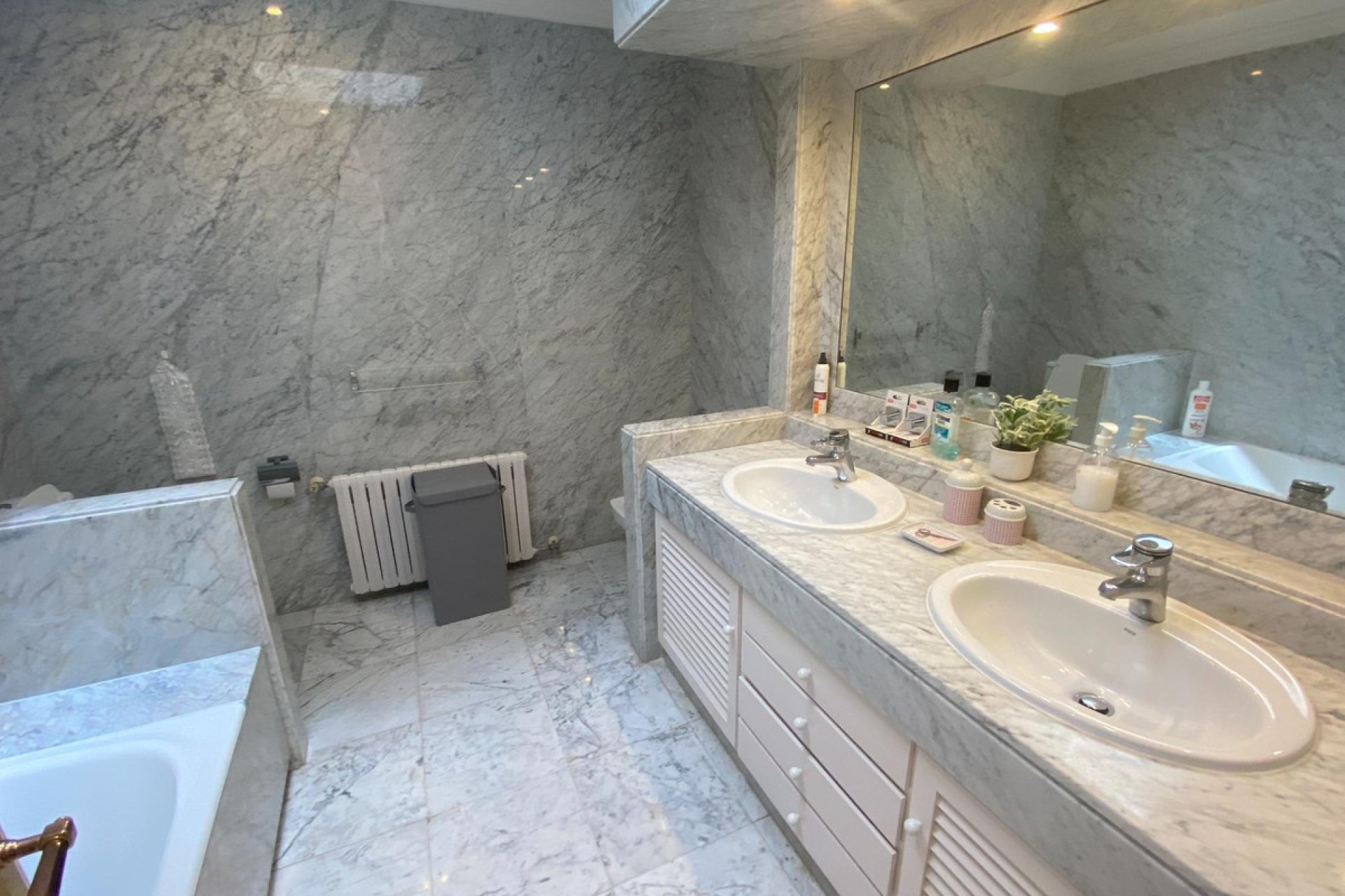 Resale - House - Detached Villa - Marbella - Guadalmina Baja