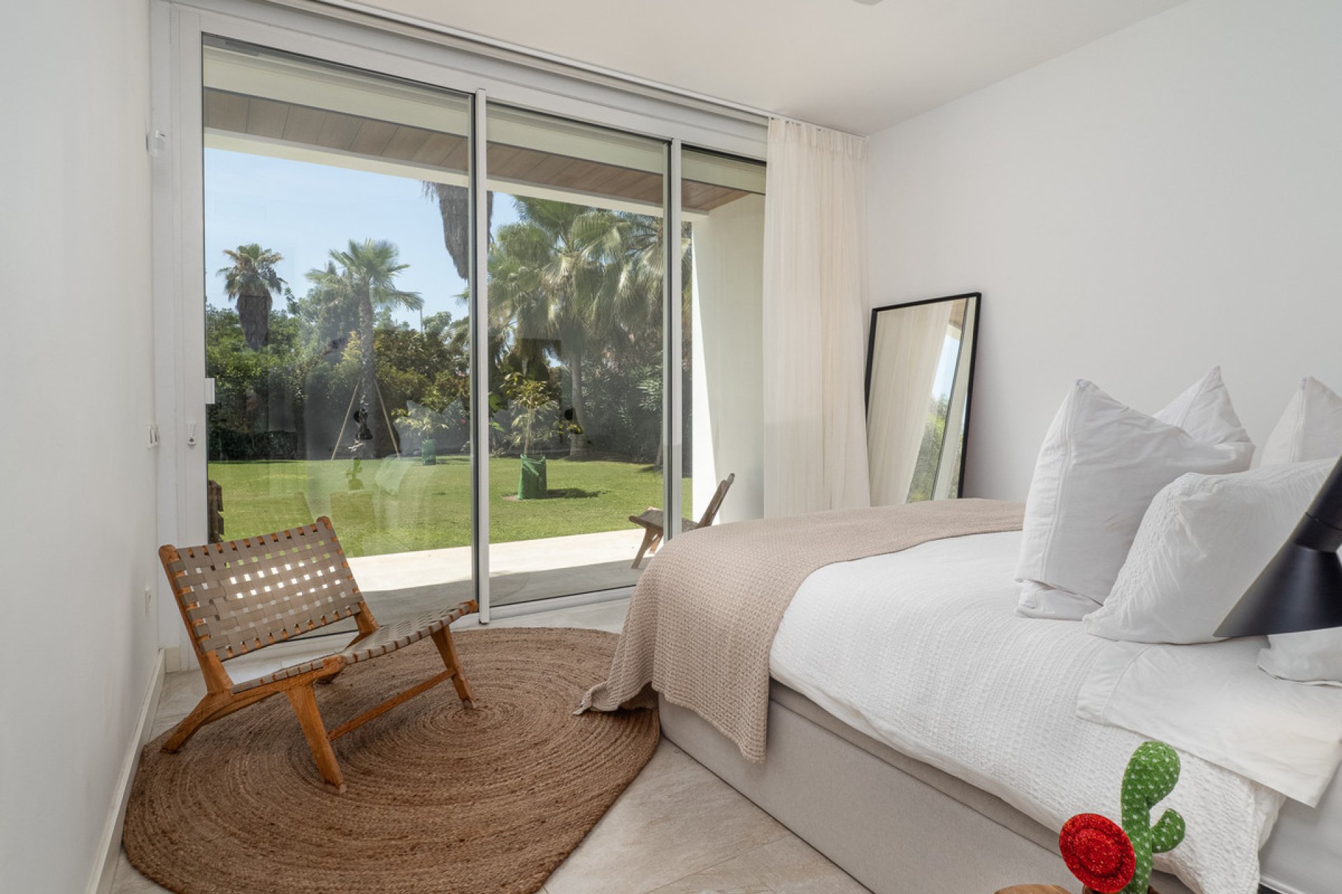 Resale - House - Detached Villa - Marbella - Guadalmina Baja