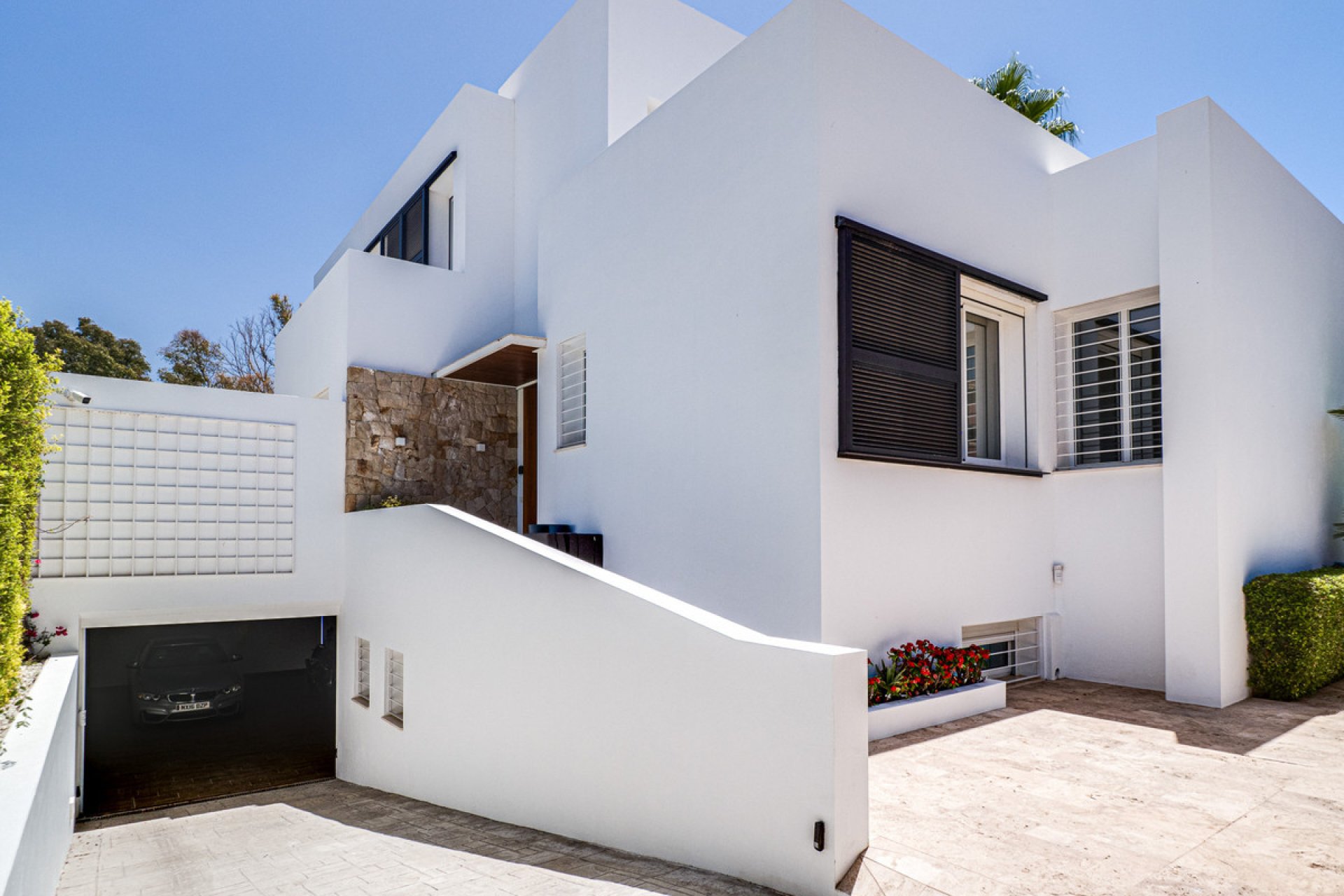 Resale - House - Detached Villa - Marbella - Guadalmina Baja