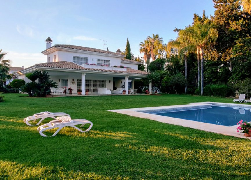 Resale - House - Detached Villa - Marbella - Guadalmina Baja