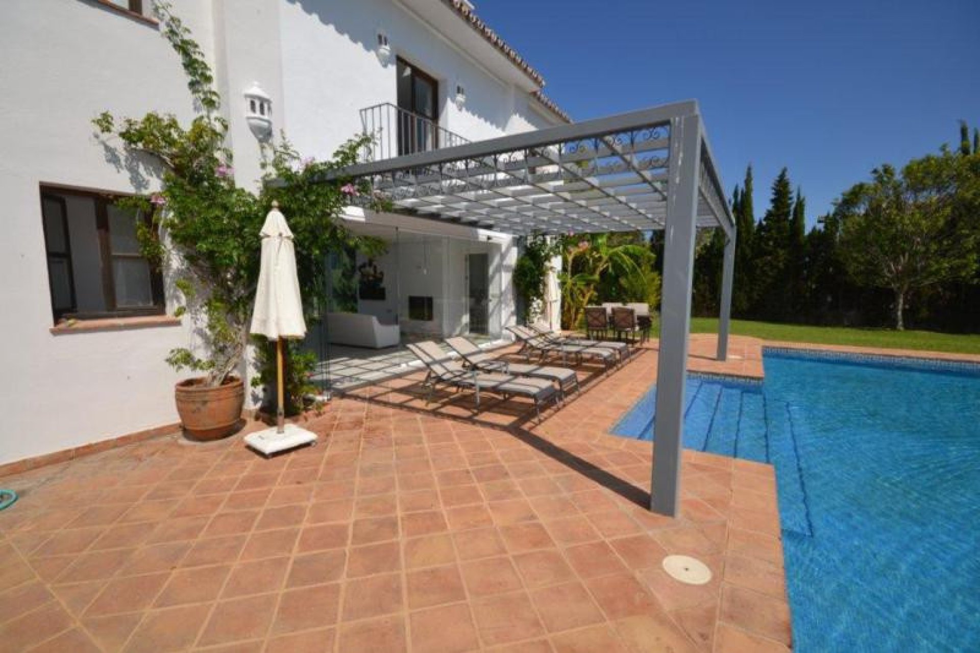 Resale - House - Detached Villa - Marbella - Guadalmina Baja