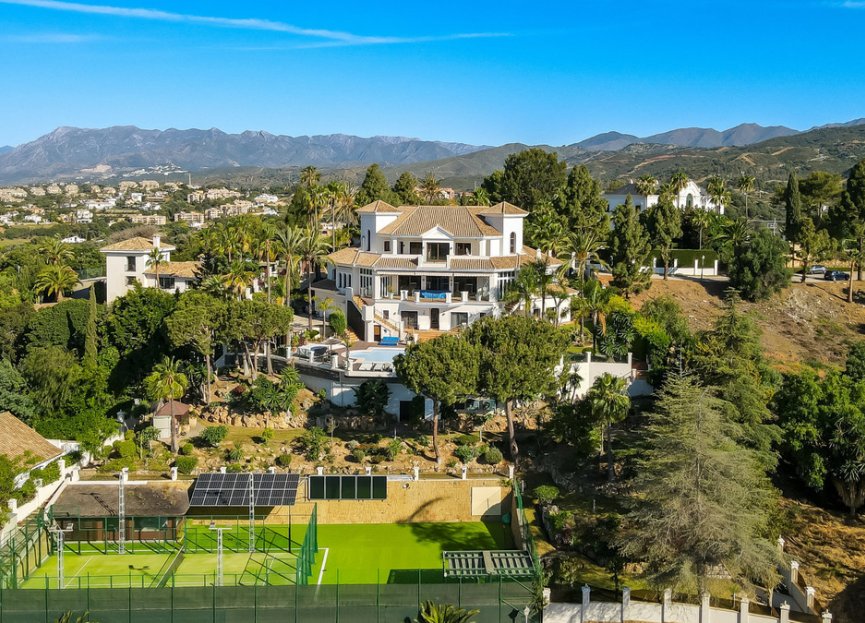 Resale - House - Detached Villa - Marbella - Hacienda Las Chapas