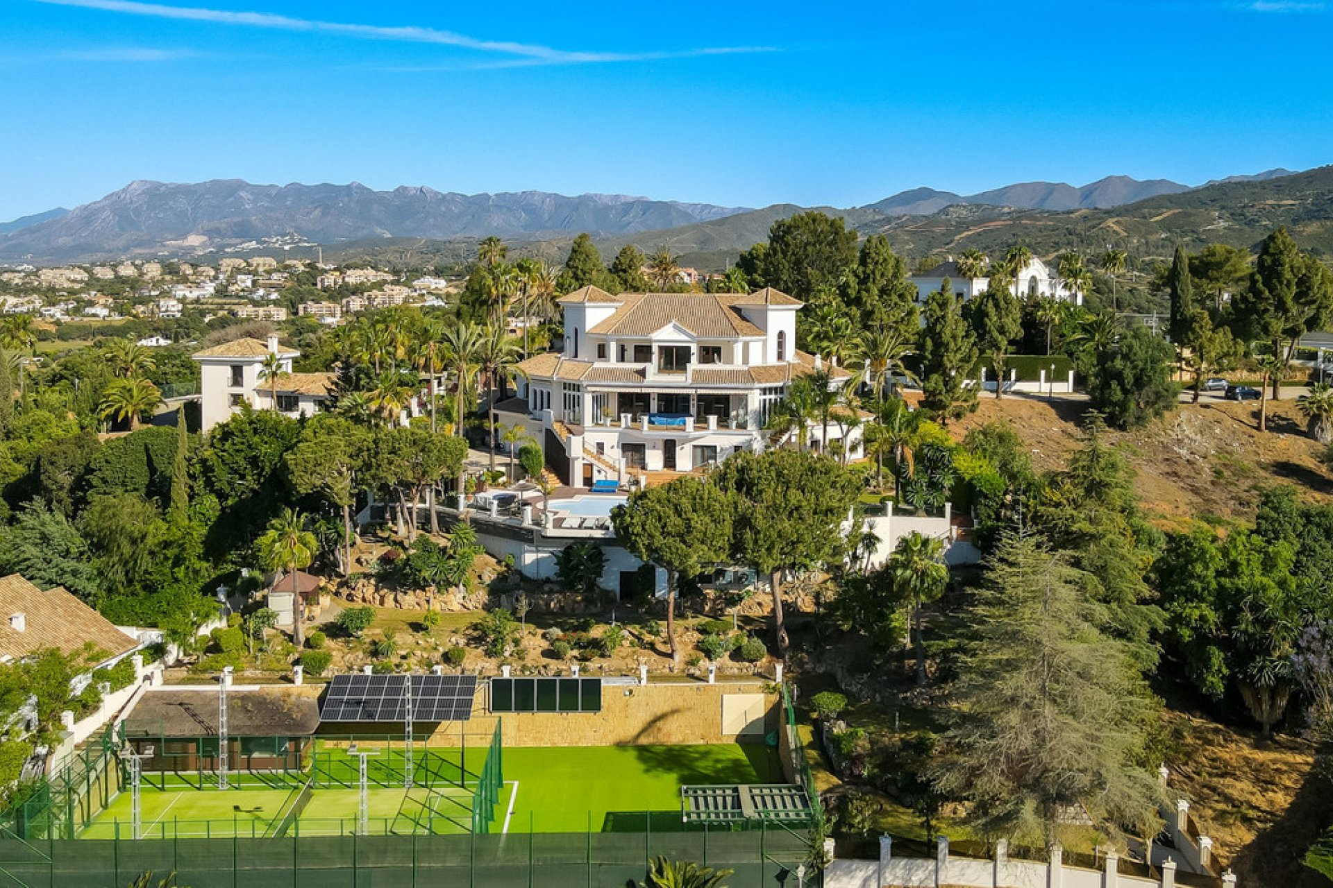 Resale - House - Detached Villa - Marbella - Hacienda Las Chapas