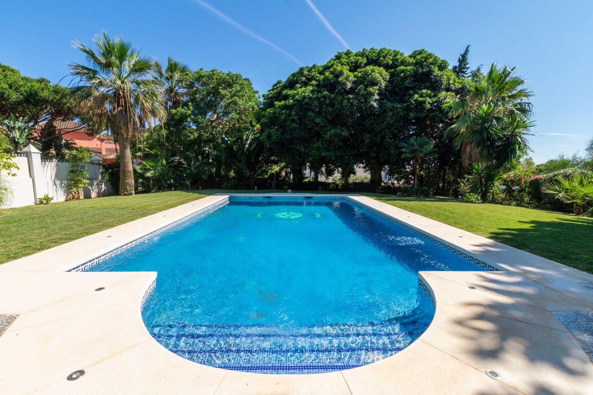 Resale - House - Detached Villa - Marbella - Hacienda Las Chapas