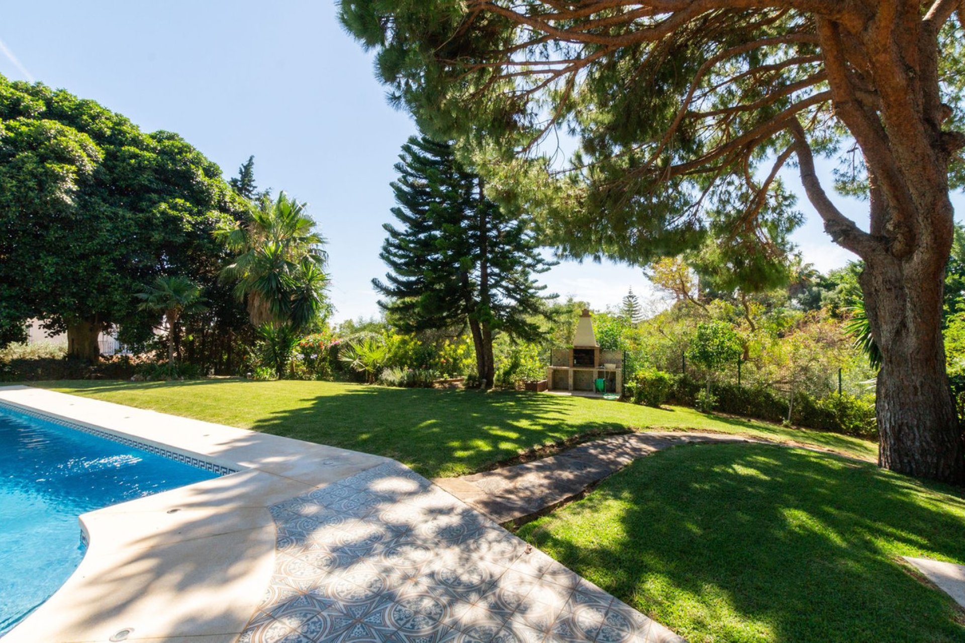 Resale - House - Detached Villa - Marbella - Hacienda Las Chapas