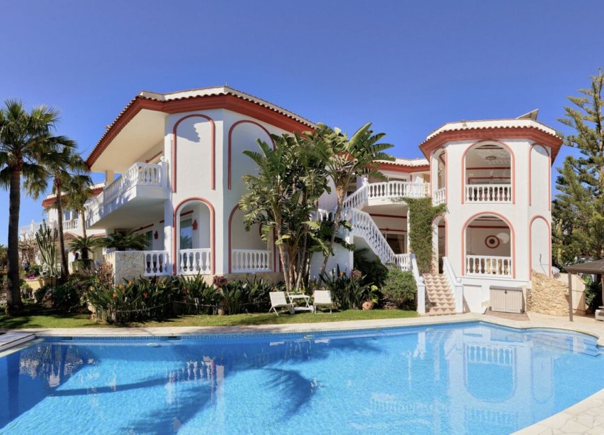 Resale - House - Detached Villa - Marbella - Hacienda Las Chapas