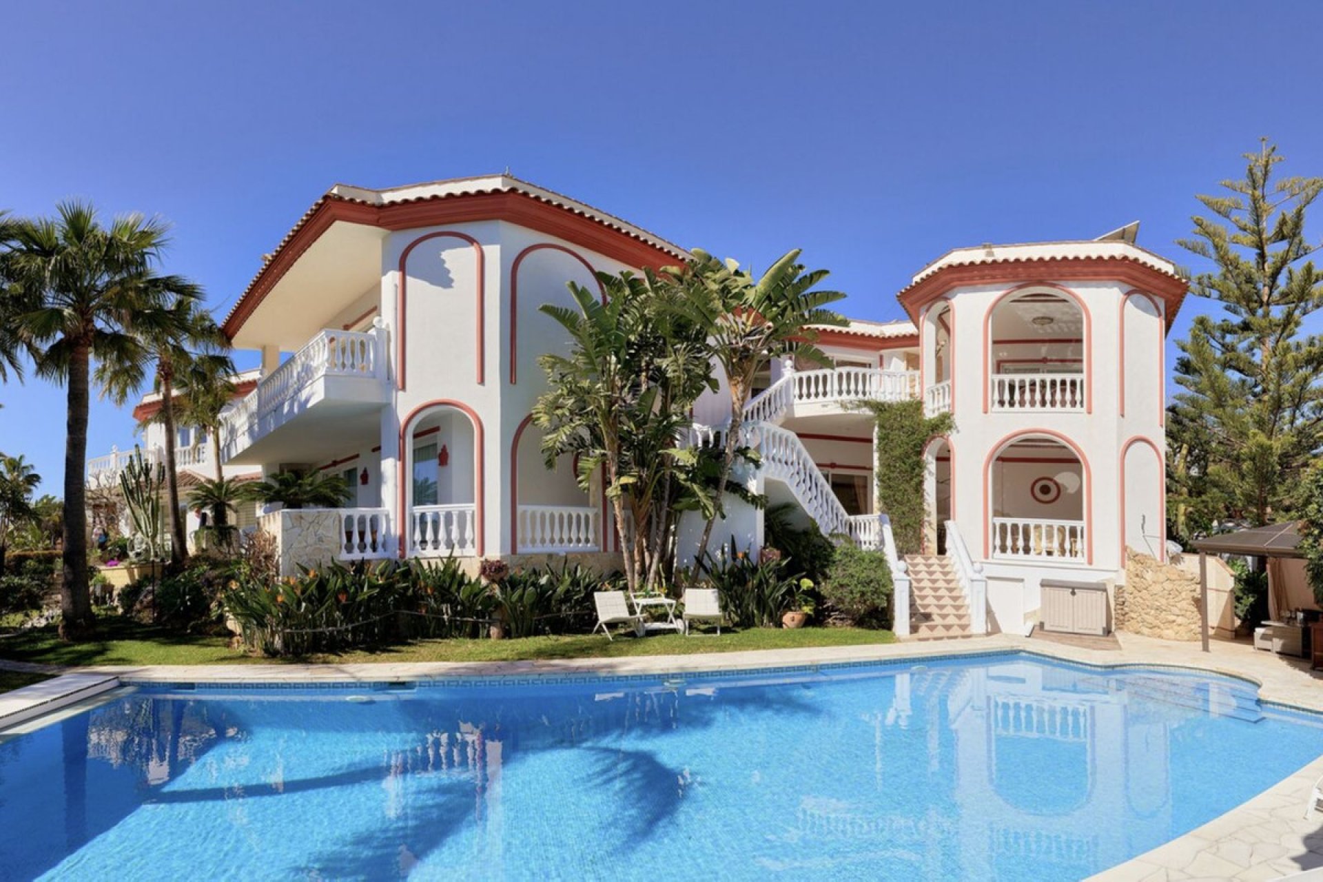 Resale - House - Detached Villa - Marbella - Hacienda Las Chapas