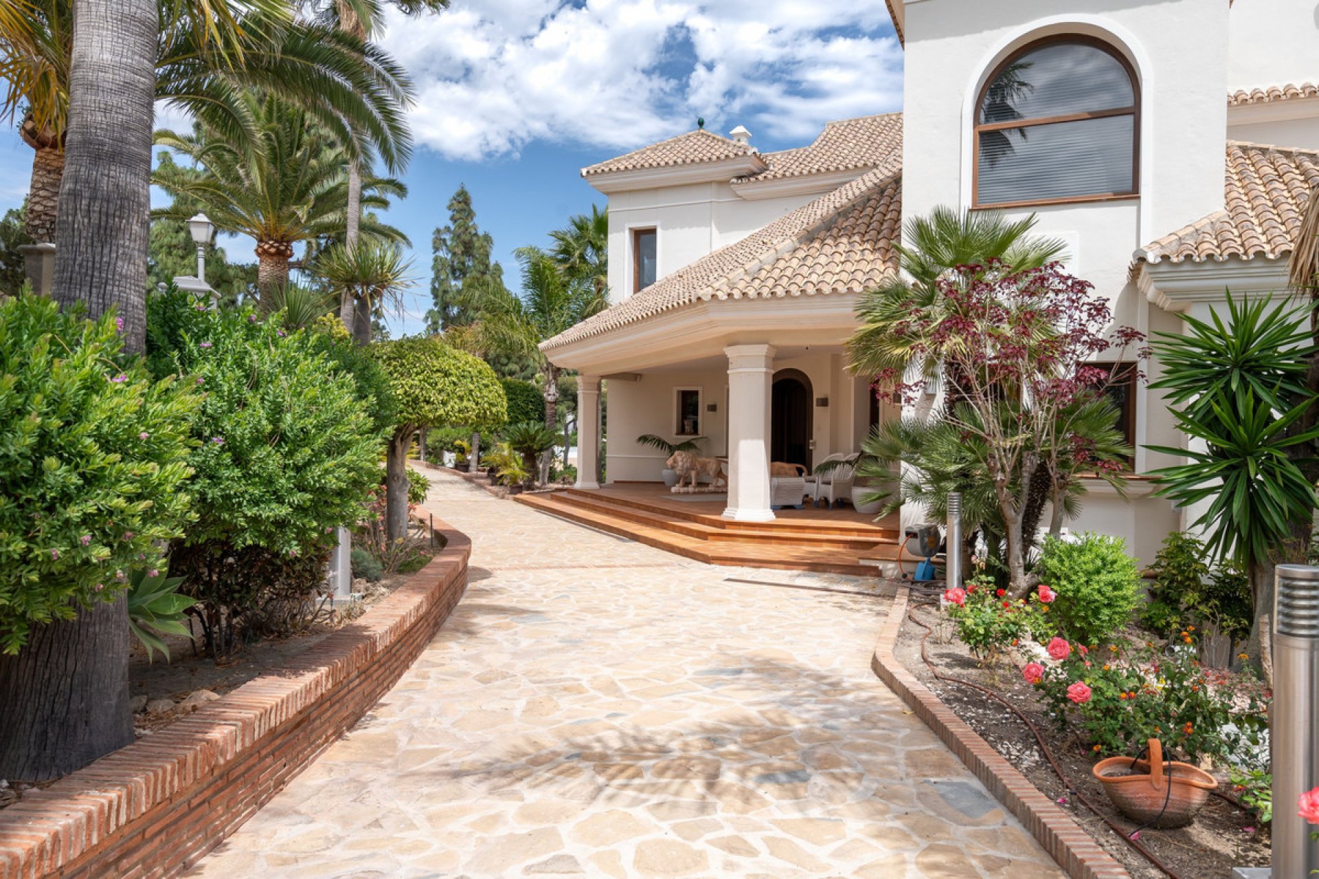 Resale - House - Detached Villa - Marbella - Hacienda Las Chapas