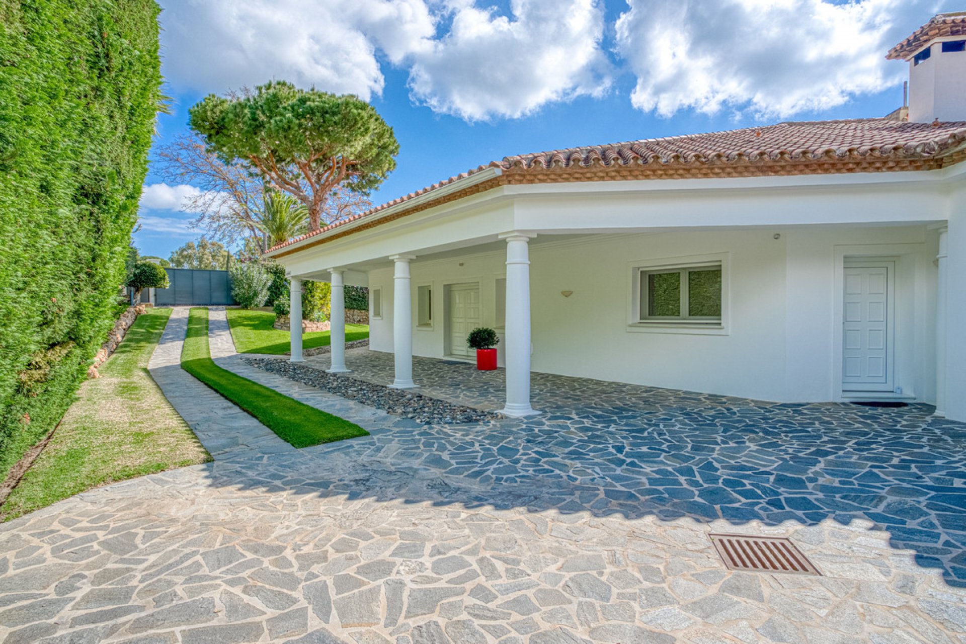 Resale - House - Detached Villa - Marbella - Hacienda Las Chapas