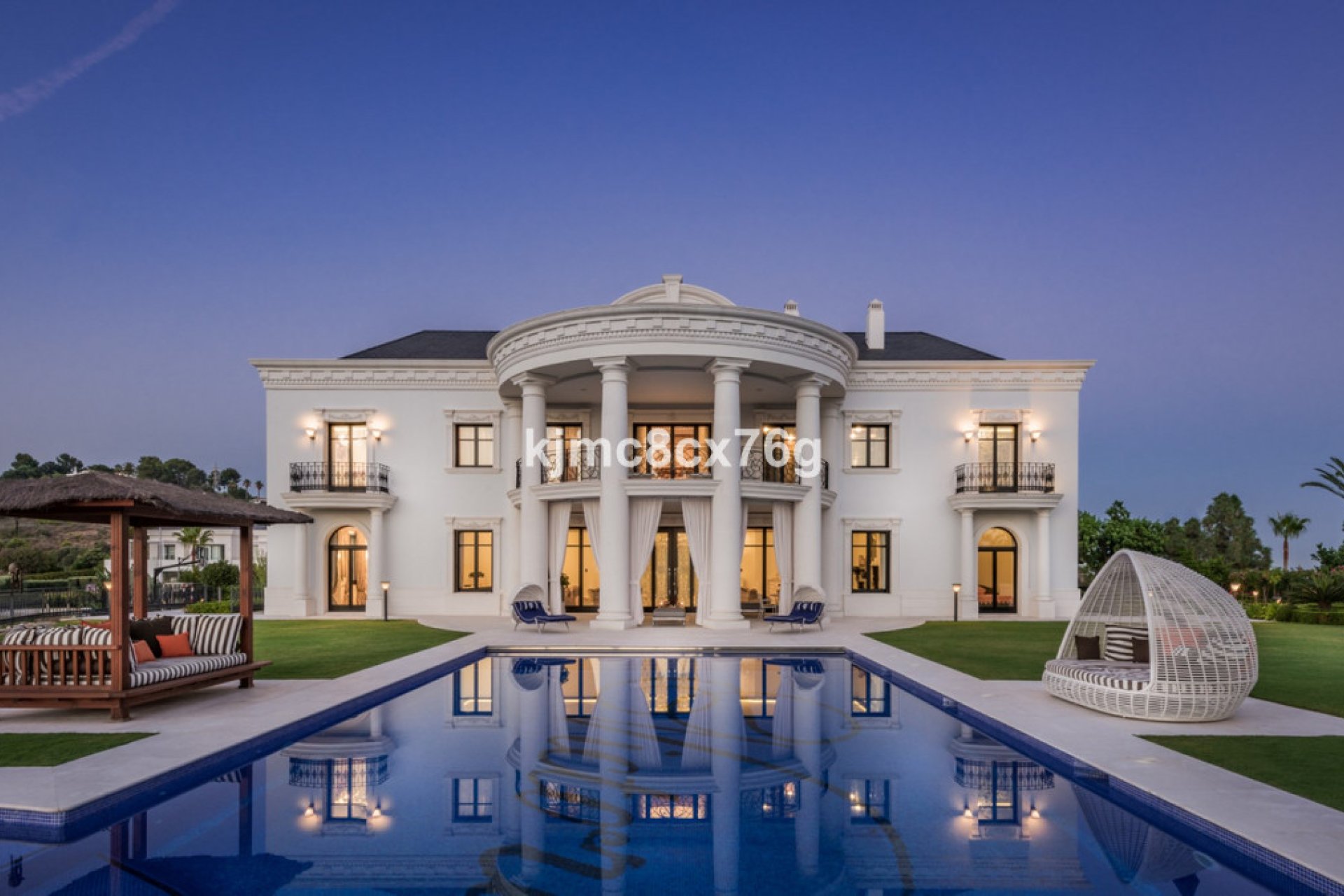 Resale - House - Detached Villa - Marbella - Hacienda Las Chapas