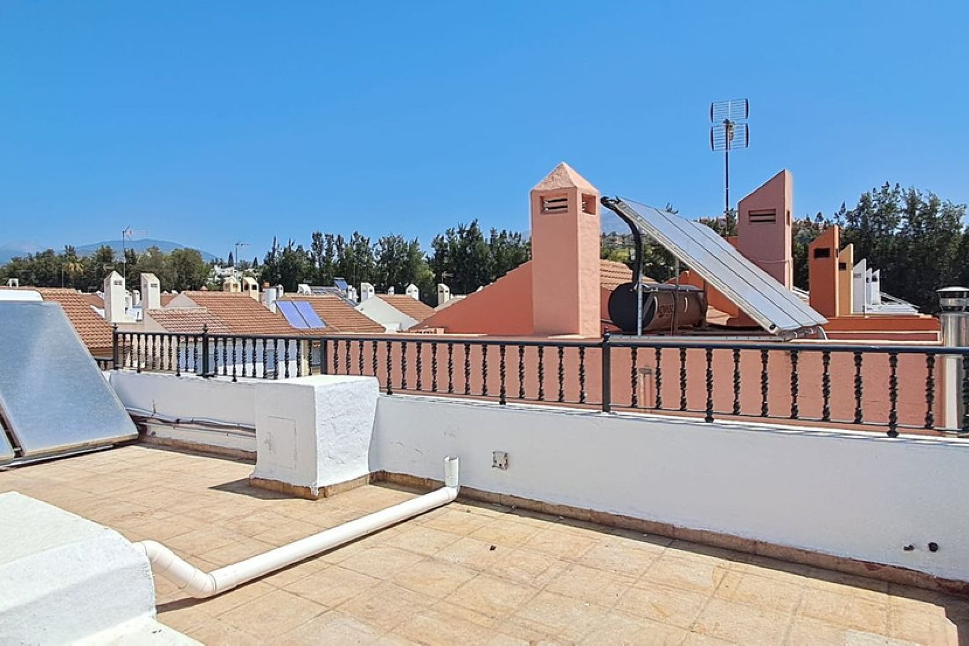 Resale - House - Detached Villa - Marbella - La Campana