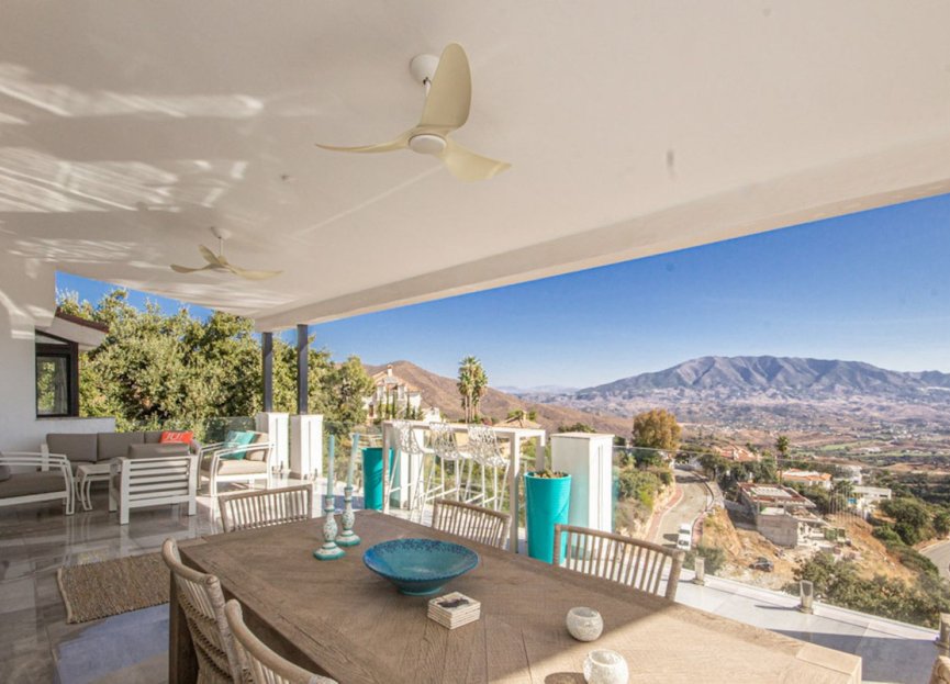 Resale - House - Detached Villa - Marbella - La Mairena