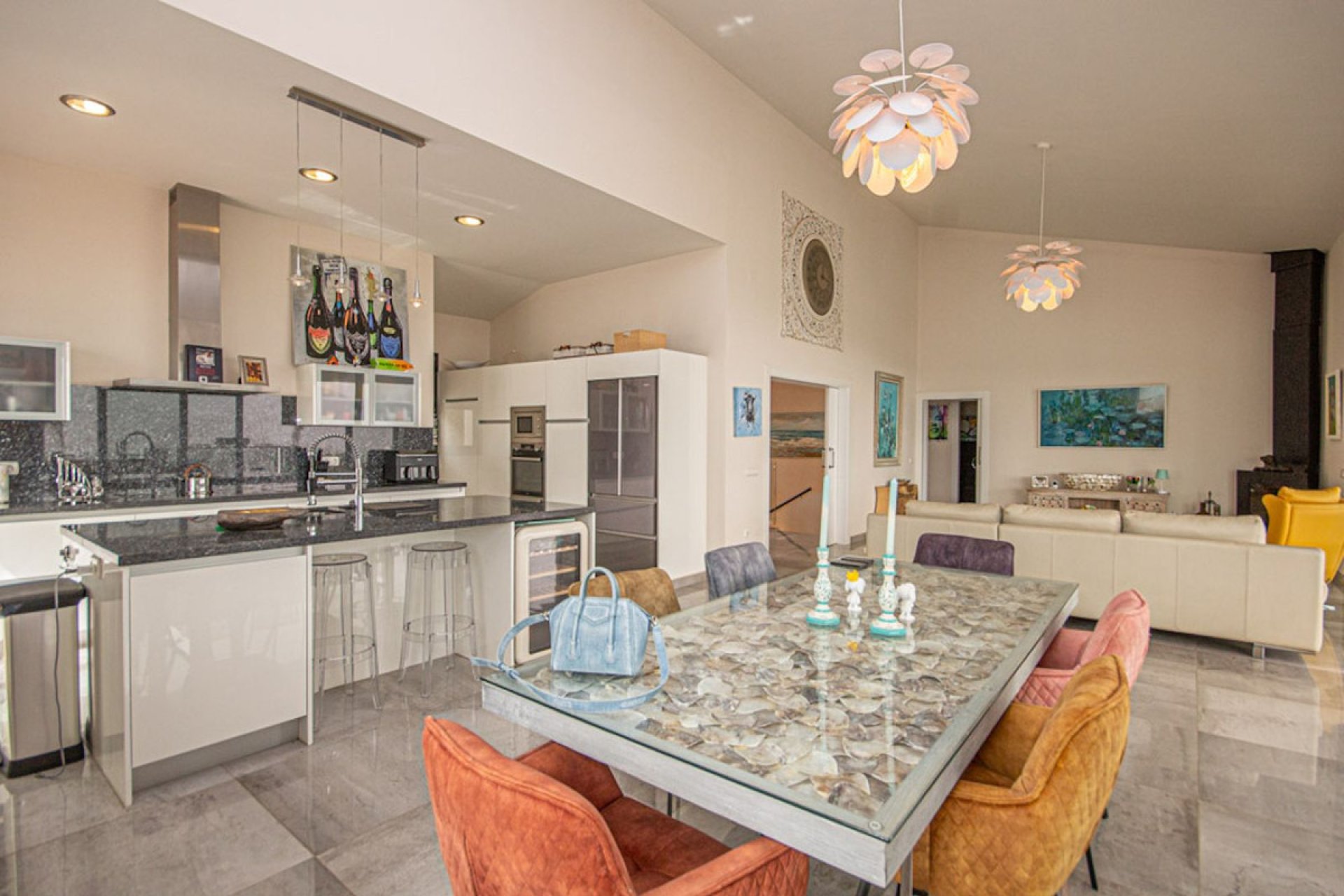 Resale - House - Detached Villa - Marbella - La Mairena