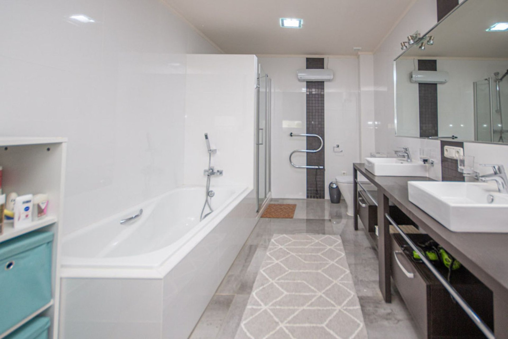 Resale - House - Detached Villa - Marbella - La Mairena