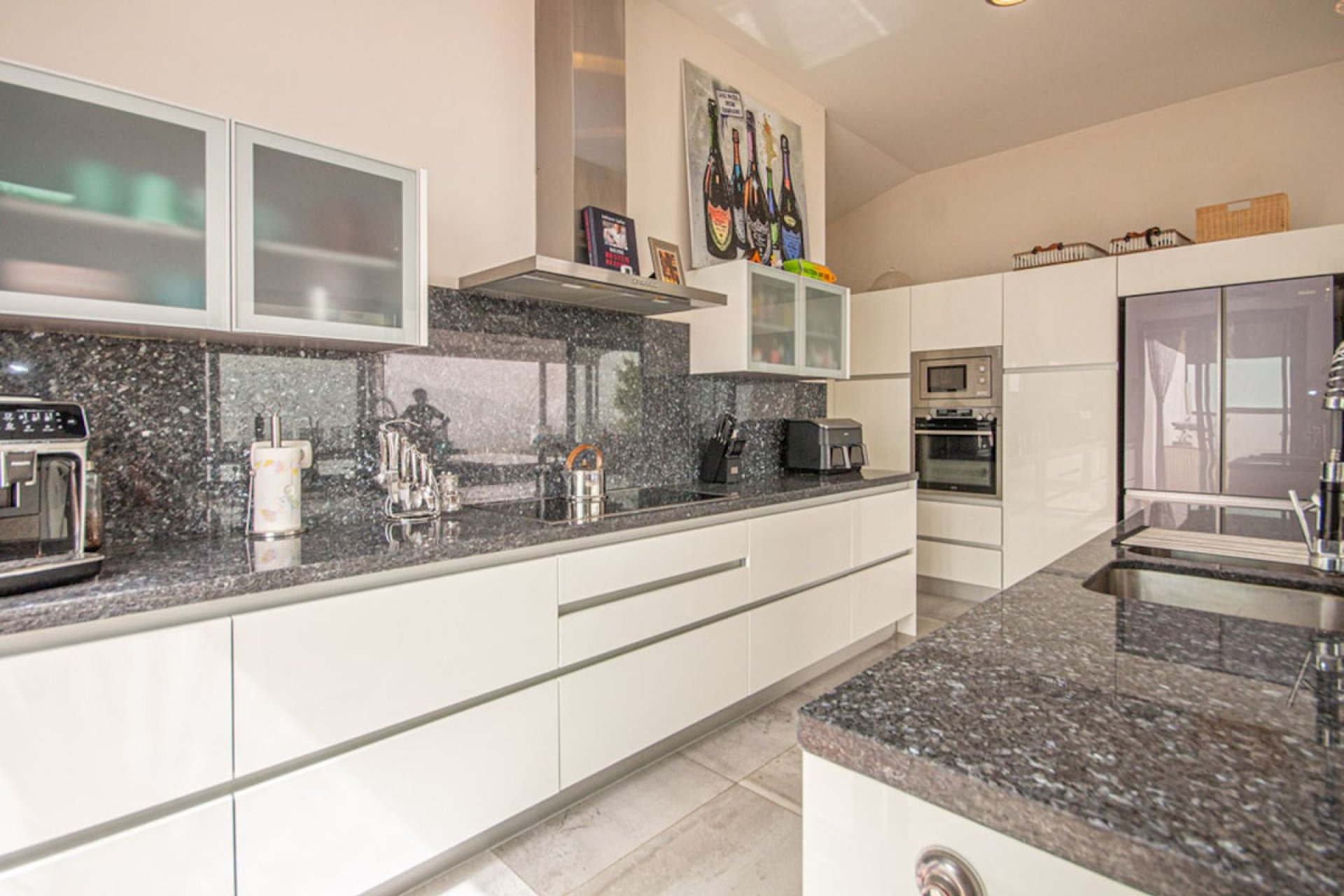 Resale - House - Detached Villa - Marbella - La Mairena