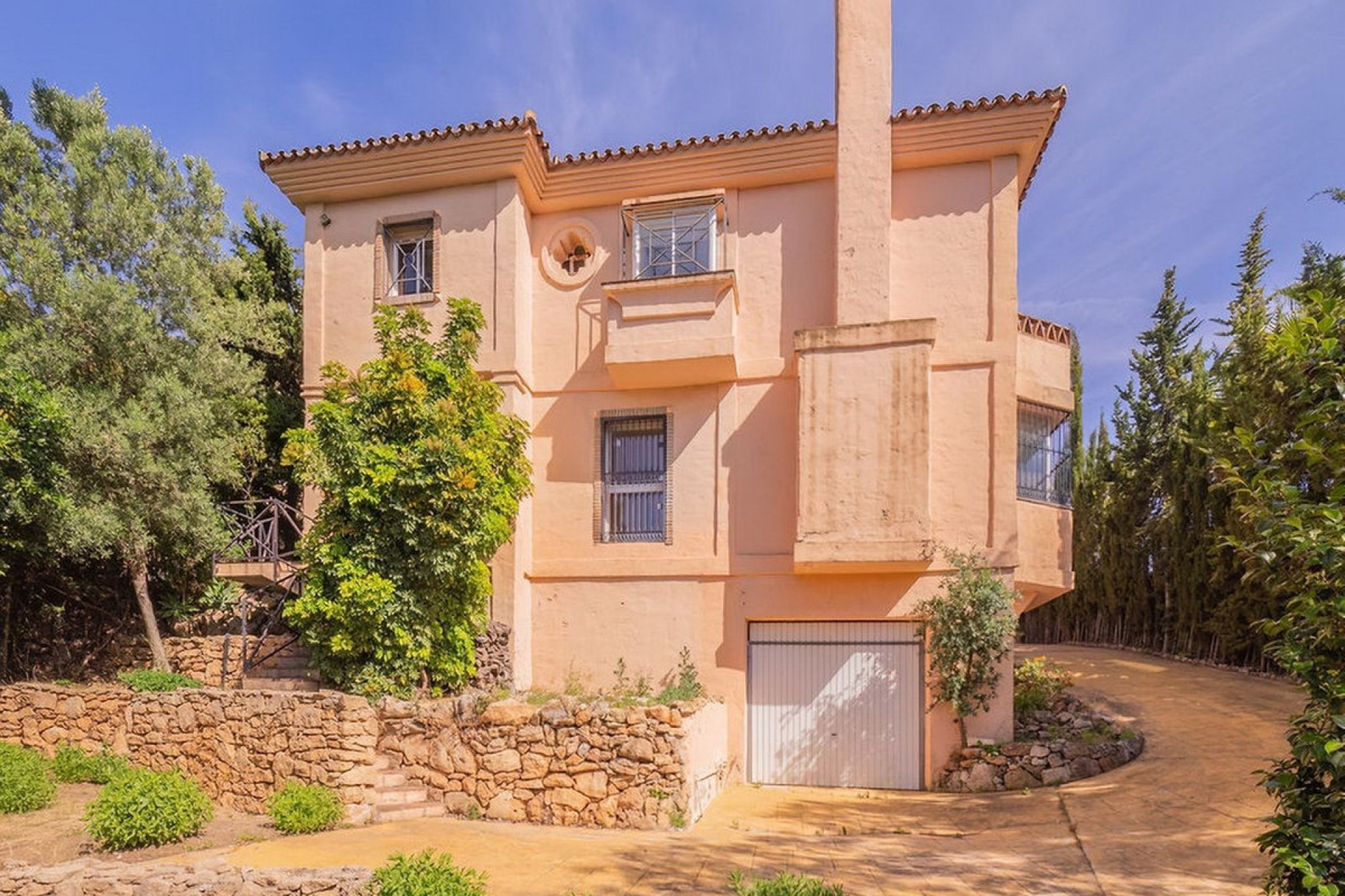 Resale - House - Detached Villa - Marbella - La Mairena