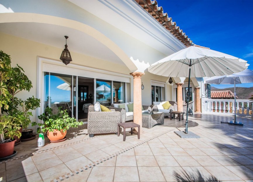 Resale - House - Detached Villa - Marbella - La Mairena