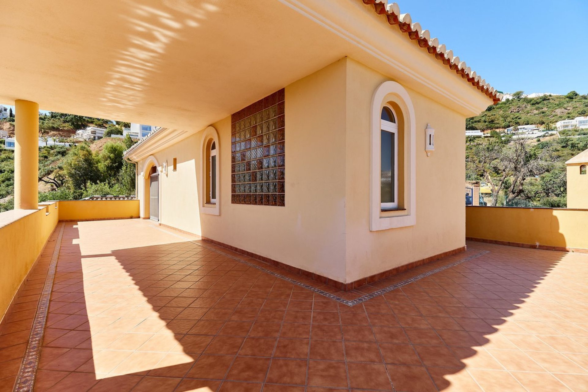 Resale - House - Detached Villa - Marbella - La Mairena