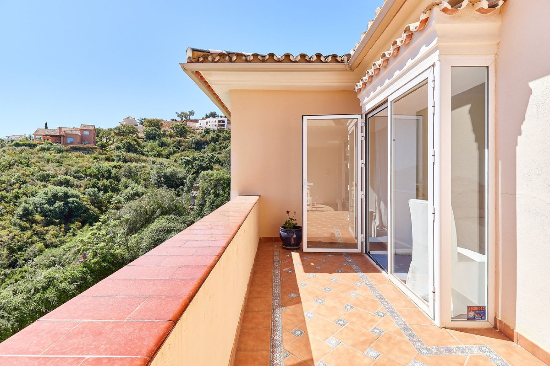 Resale - House - Detached Villa - Marbella - La Mairena