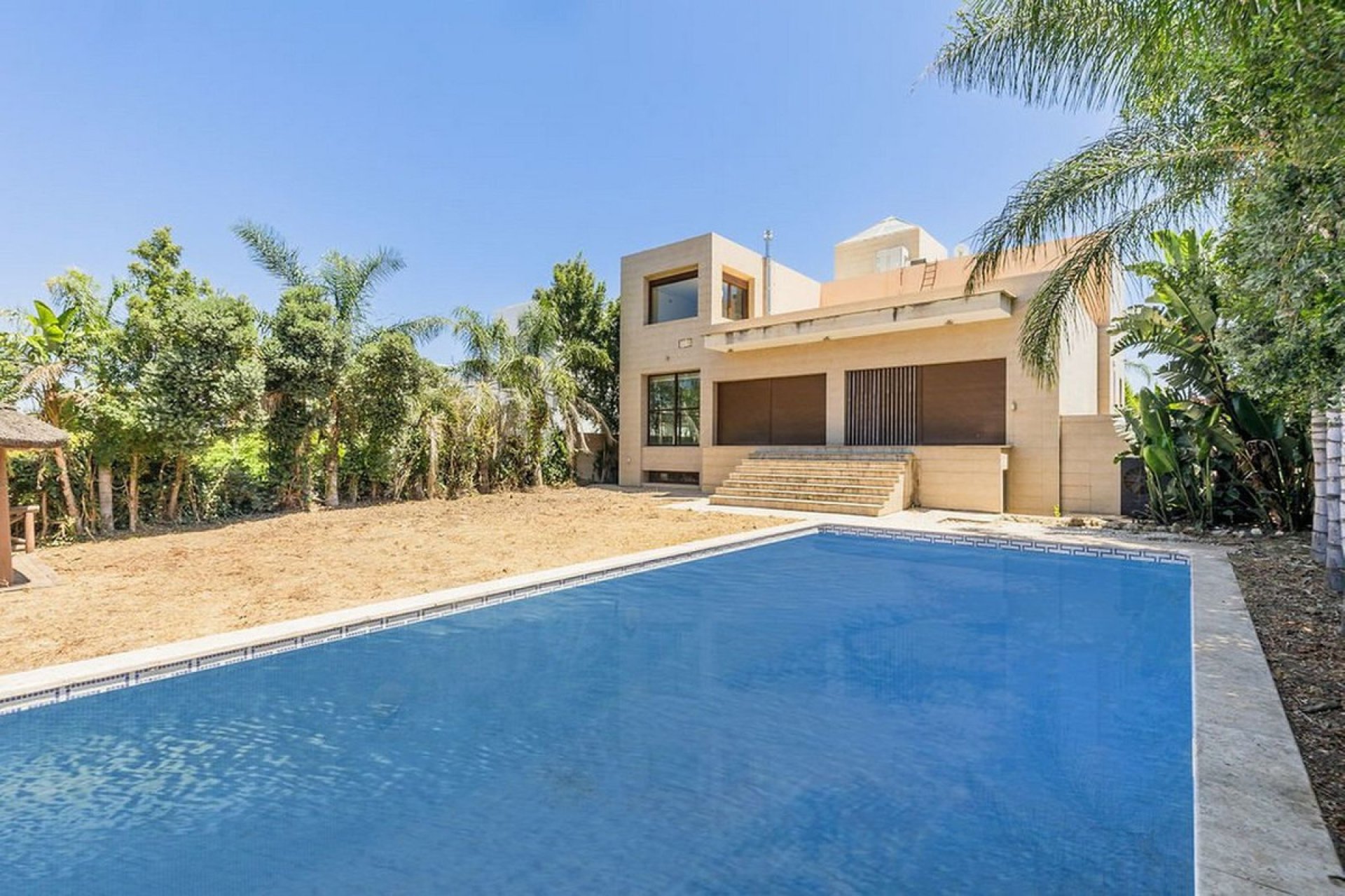 Resale - House - Detached Villa - Marbella - La Mairena