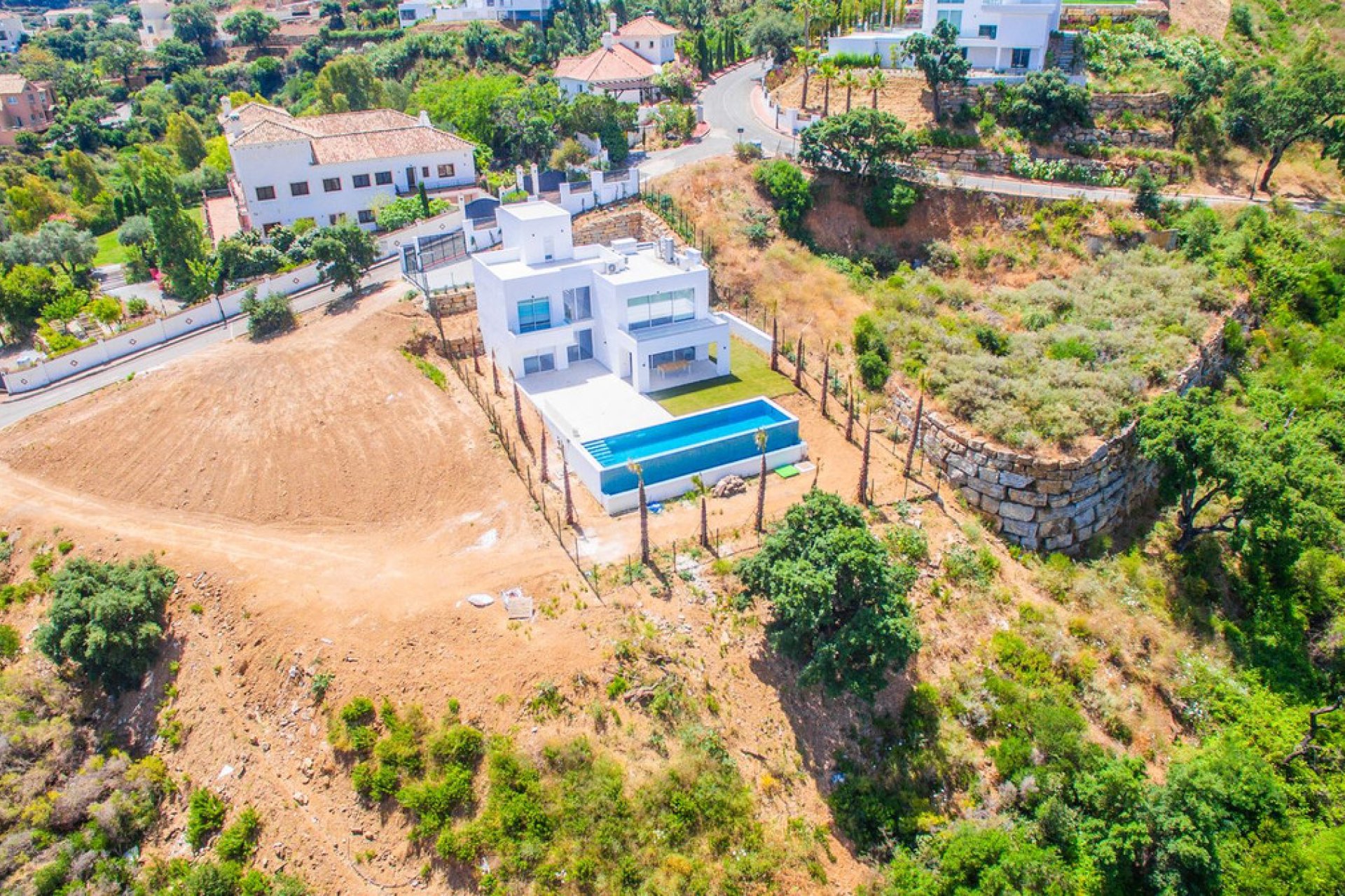 Resale - House - Detached Villa - Marbella - La Mairena