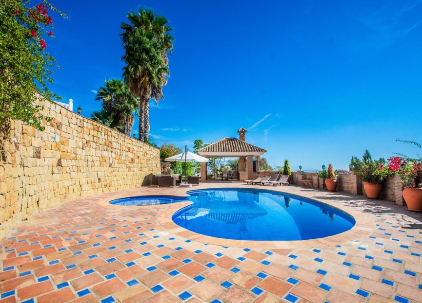 Resale - House - Detached Villa - Marbella - La Mairena