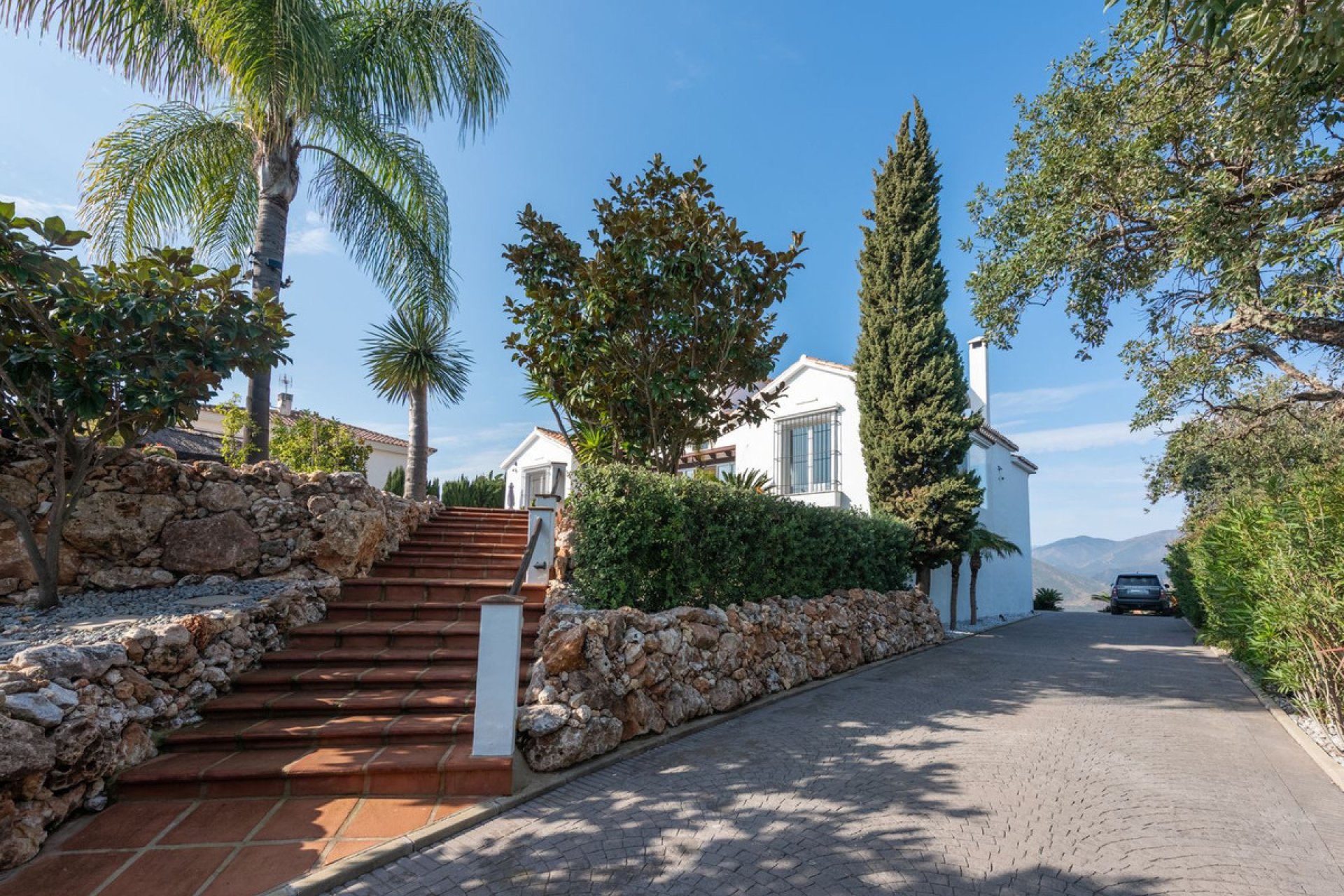 Resale - House - Detached Villa - Marbella - La Mairena