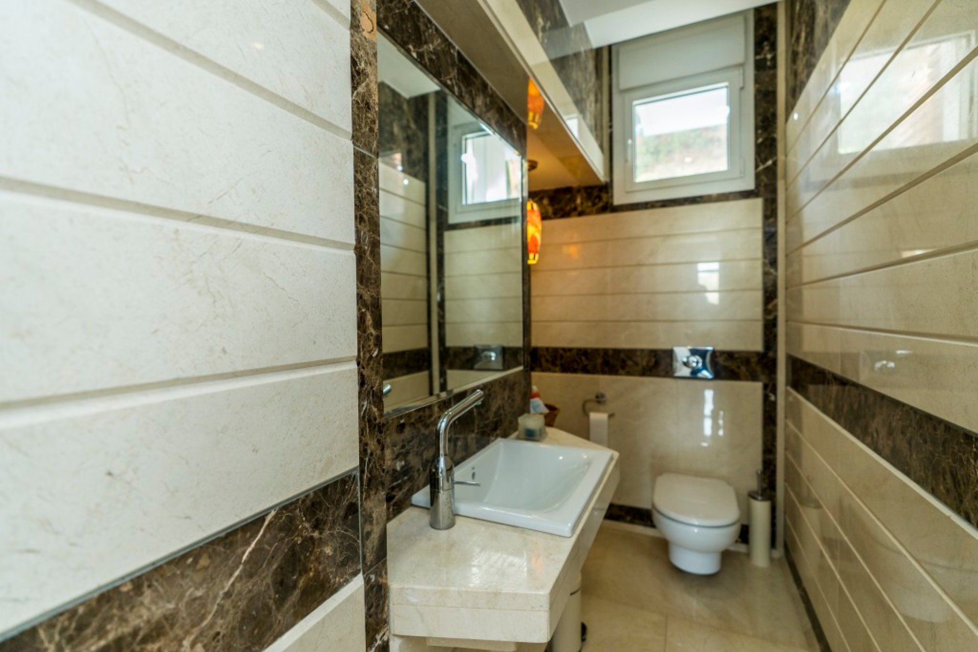 Resale - House - Detached Villa - Marbella - La Mairena