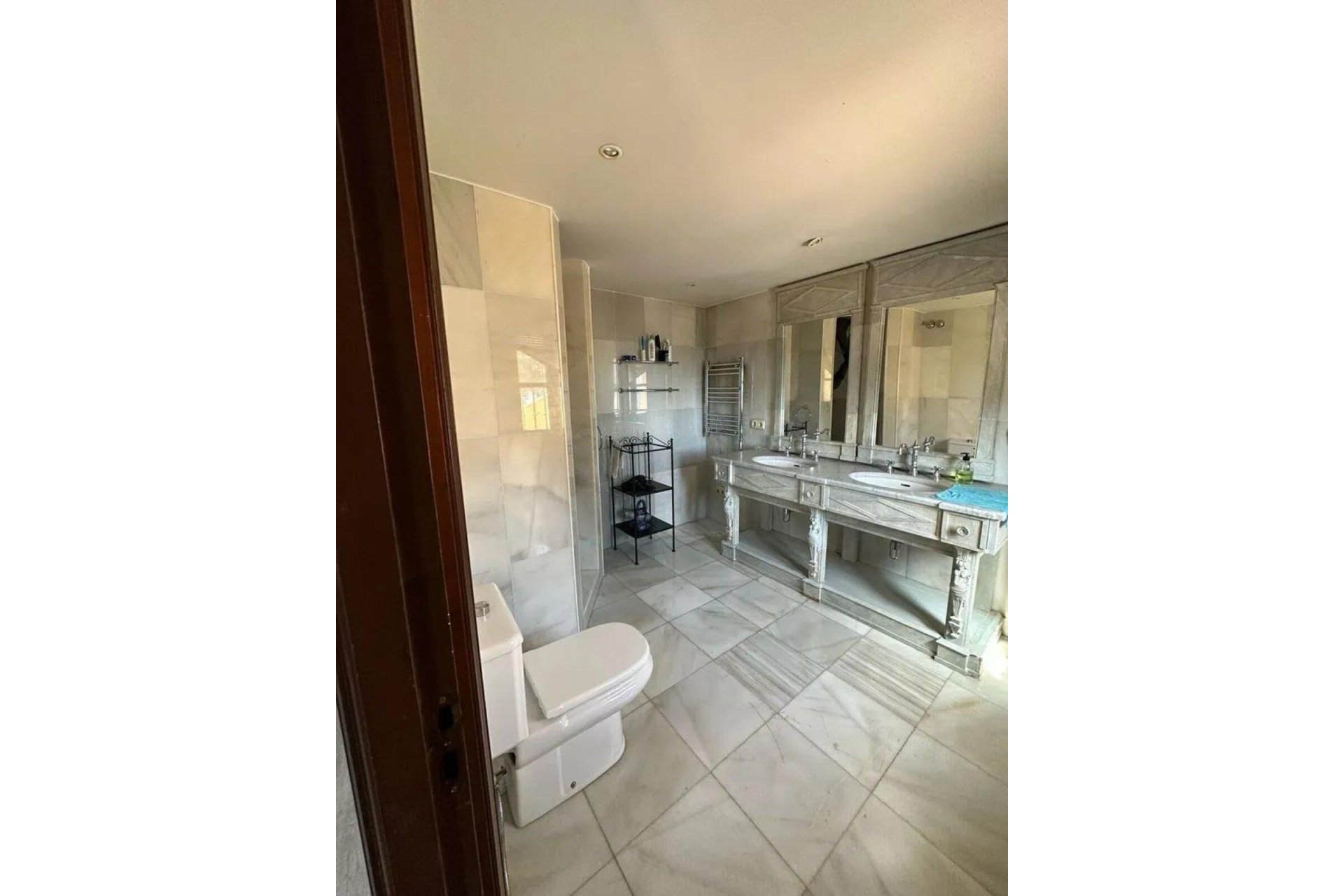 Resale - House - Detached Villa - Marbella - La Mairena