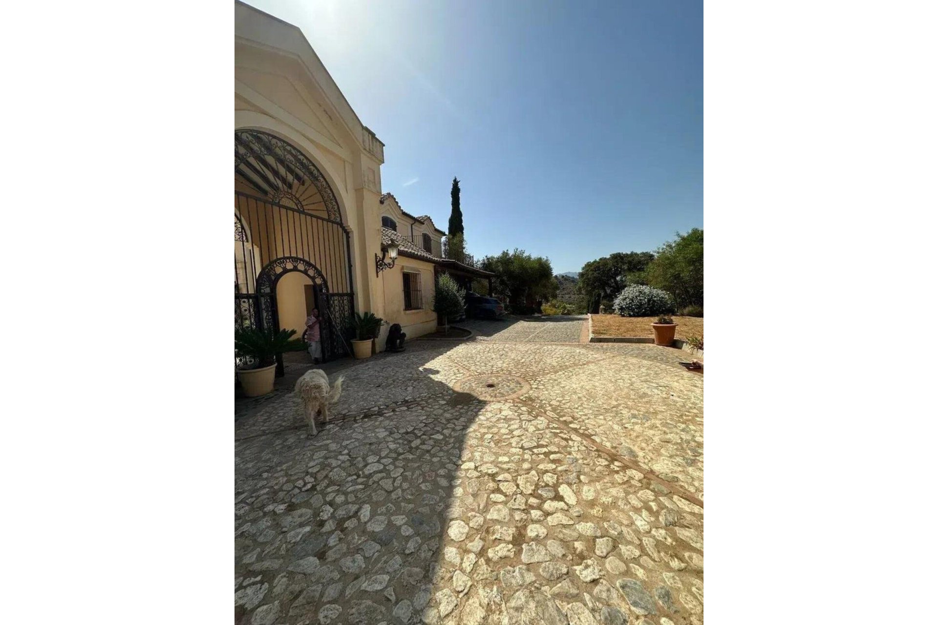 Resale - House - Detached Villa - Marbella - La Mairena
