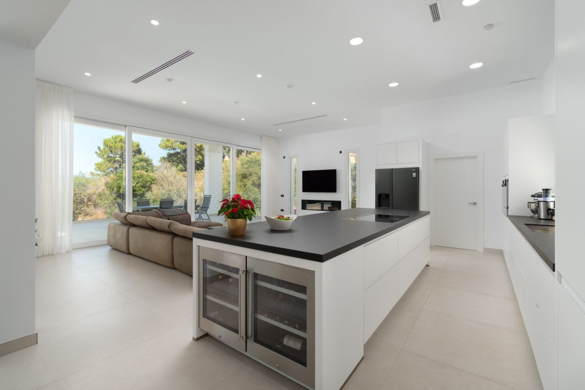 Resale - House - Detached Villa - Marbella - La Mairena