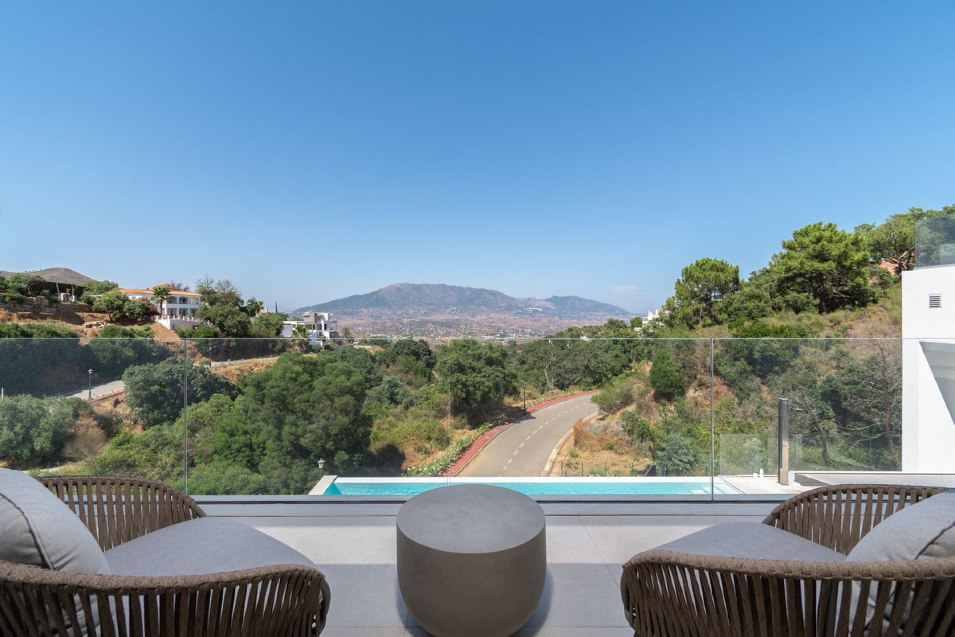 Resale - House - Detached Villa - Marbella - La Mairena