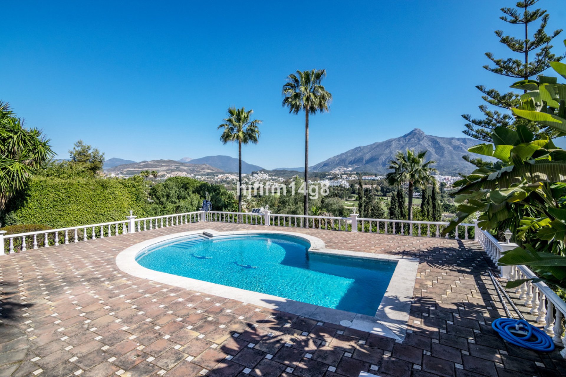 Resale - House - Detached Villa - Marbella - Las Brisas