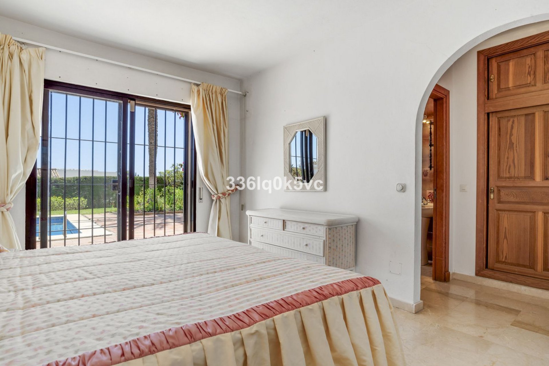 Resale - House - Detached Villa - Marbella - Las Chapas