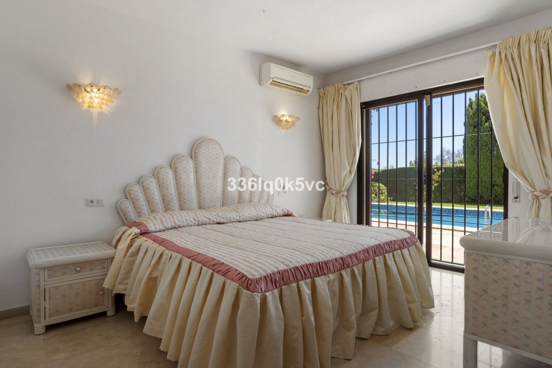 Resale - House - Detached Villa - Marbella - Las Chapas