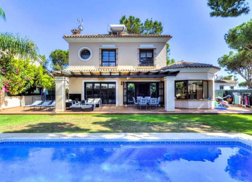 Resale - House - Detached Villa - Marbella - Las Chapas