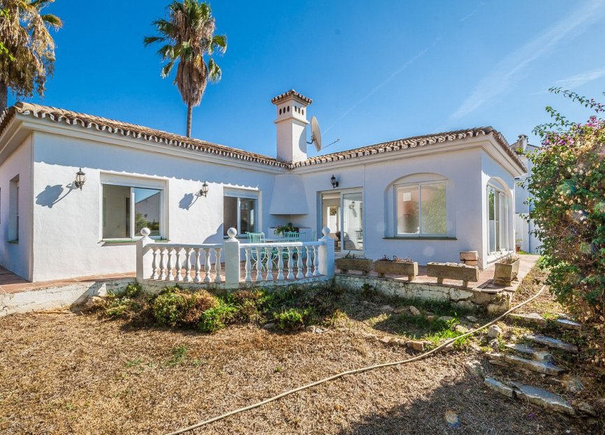 Resale - House - Detached Villa - Marbella - Las Chapas