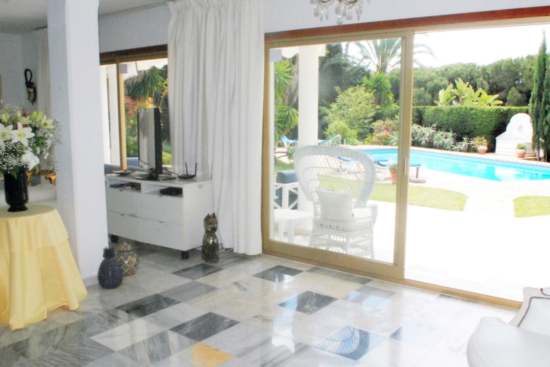 Resale - House - Detached Villa - Marbella - Las Chapas