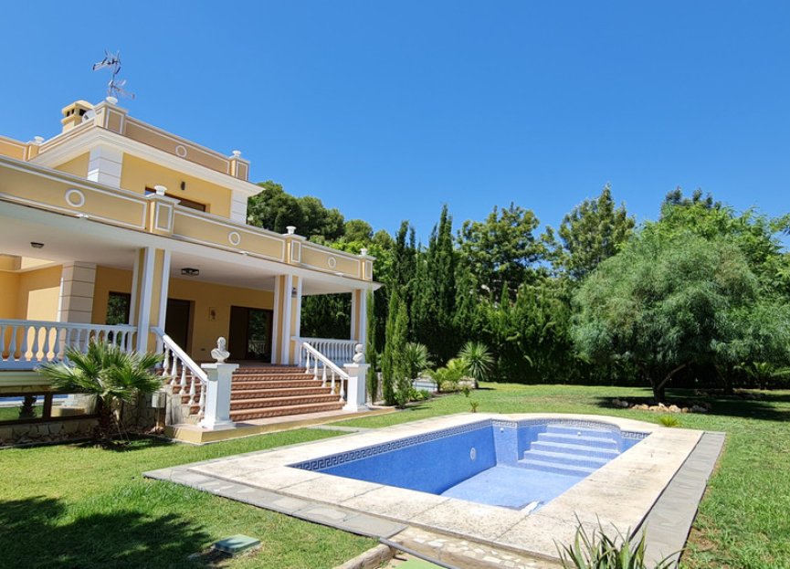 Resale - House - Detached Villa - Marbella - Las Chapas