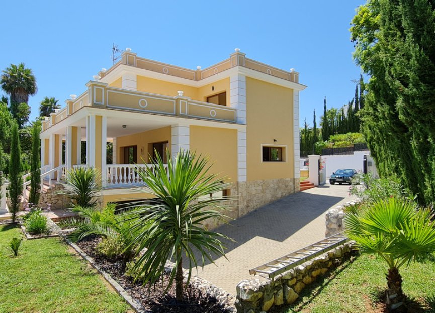 Resale - House - Detached Villa - Marbella - Las Chapas