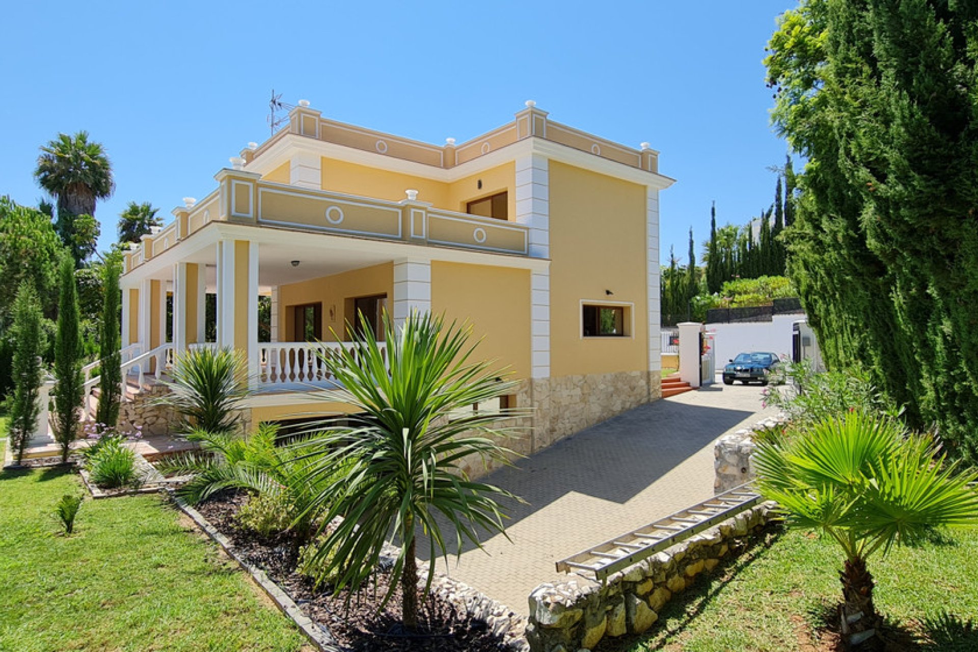 Resale - House - Detached Villa - Marbella - Las Chapas