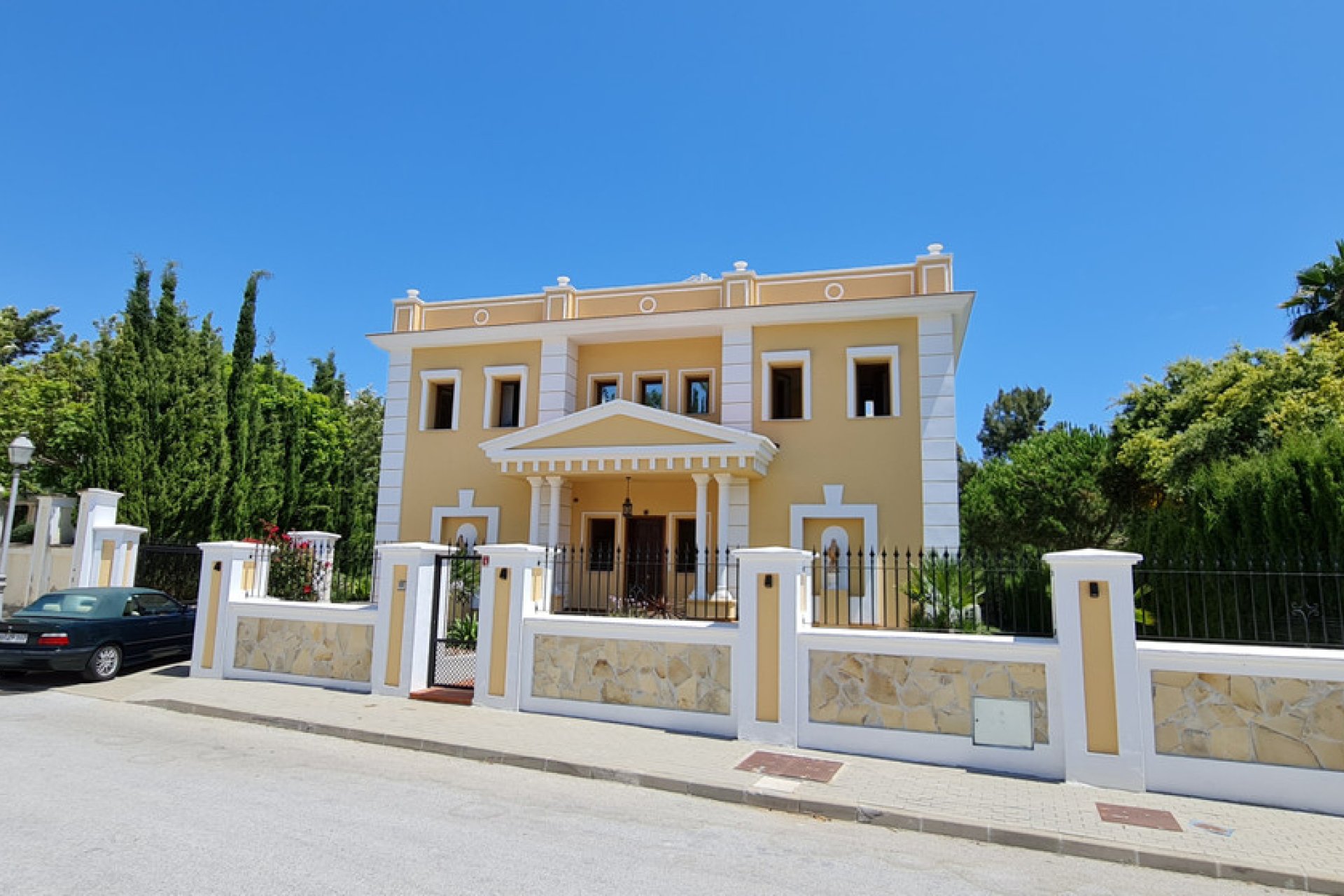 Resale - House - Detached Villa - Marbella - Las Chapas